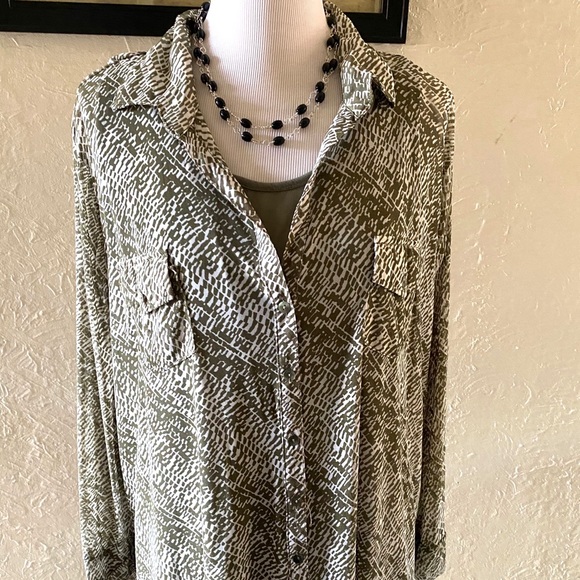 French Laundry Tops - 🌺French Laundry Blouse🌺